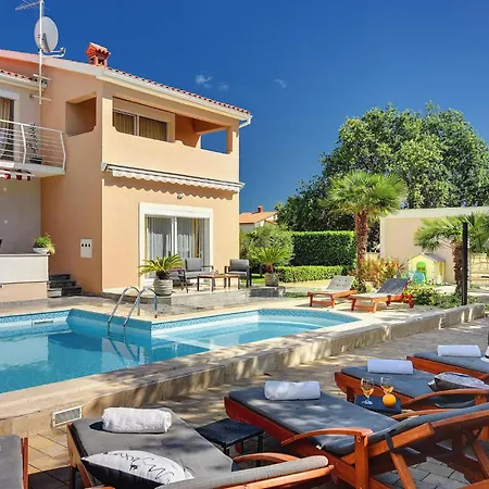 Marina Holiday home Pula